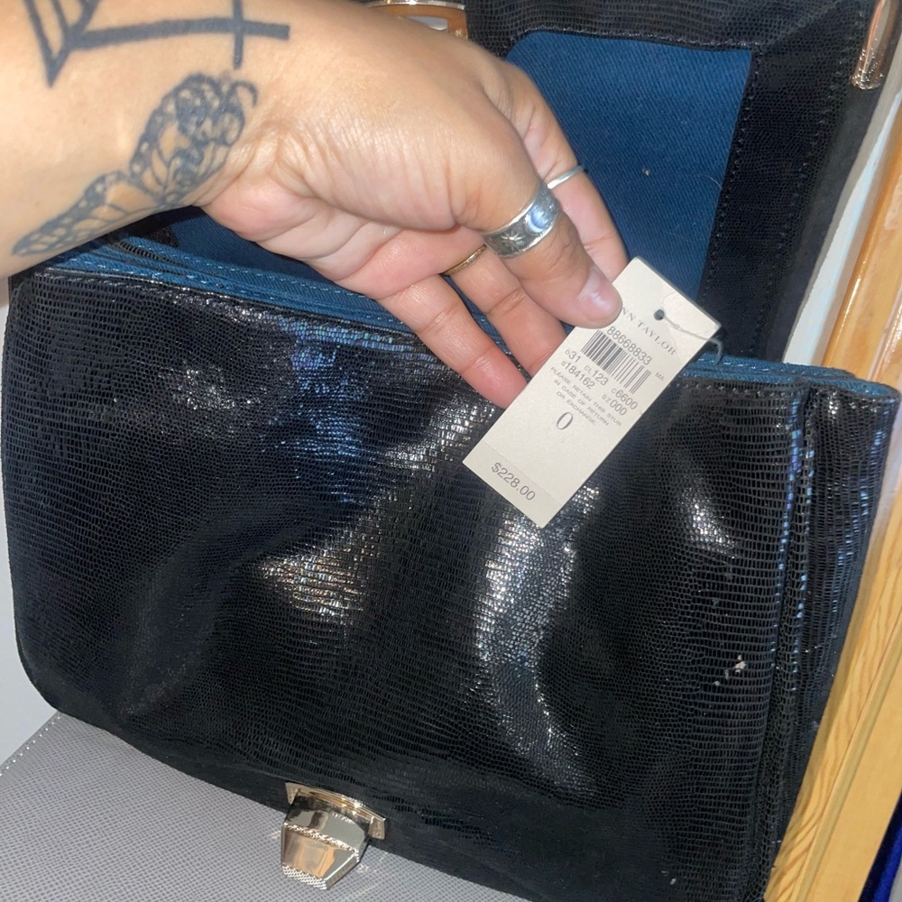 I’m selling this purse Bacause I don’t use it